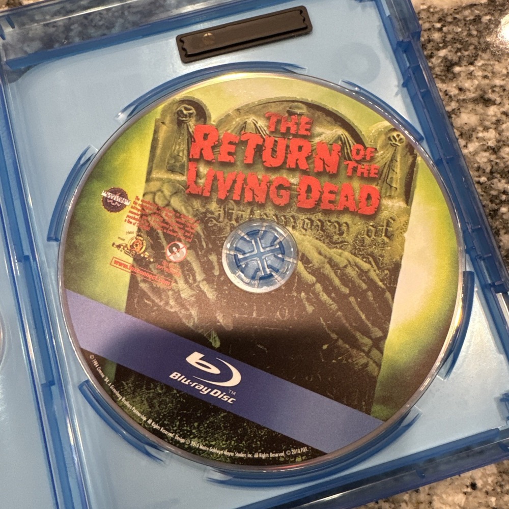 The‎ Return of the Living Dead (Blu-ray, 1985) Collectors Edition Horror - Picture 7 of 8